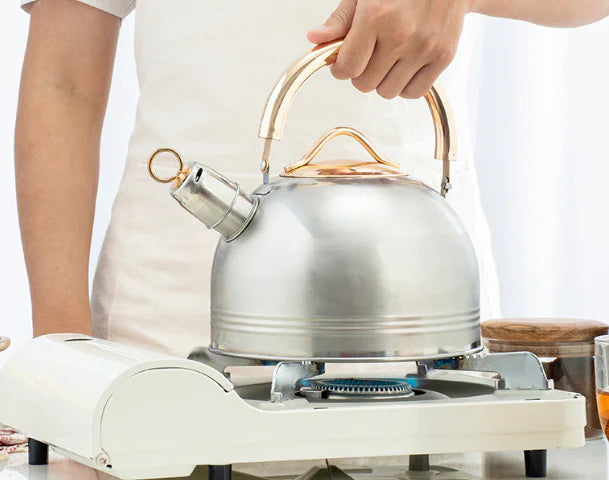 Stainless Steel Whistling Kettle with Golden Handle
